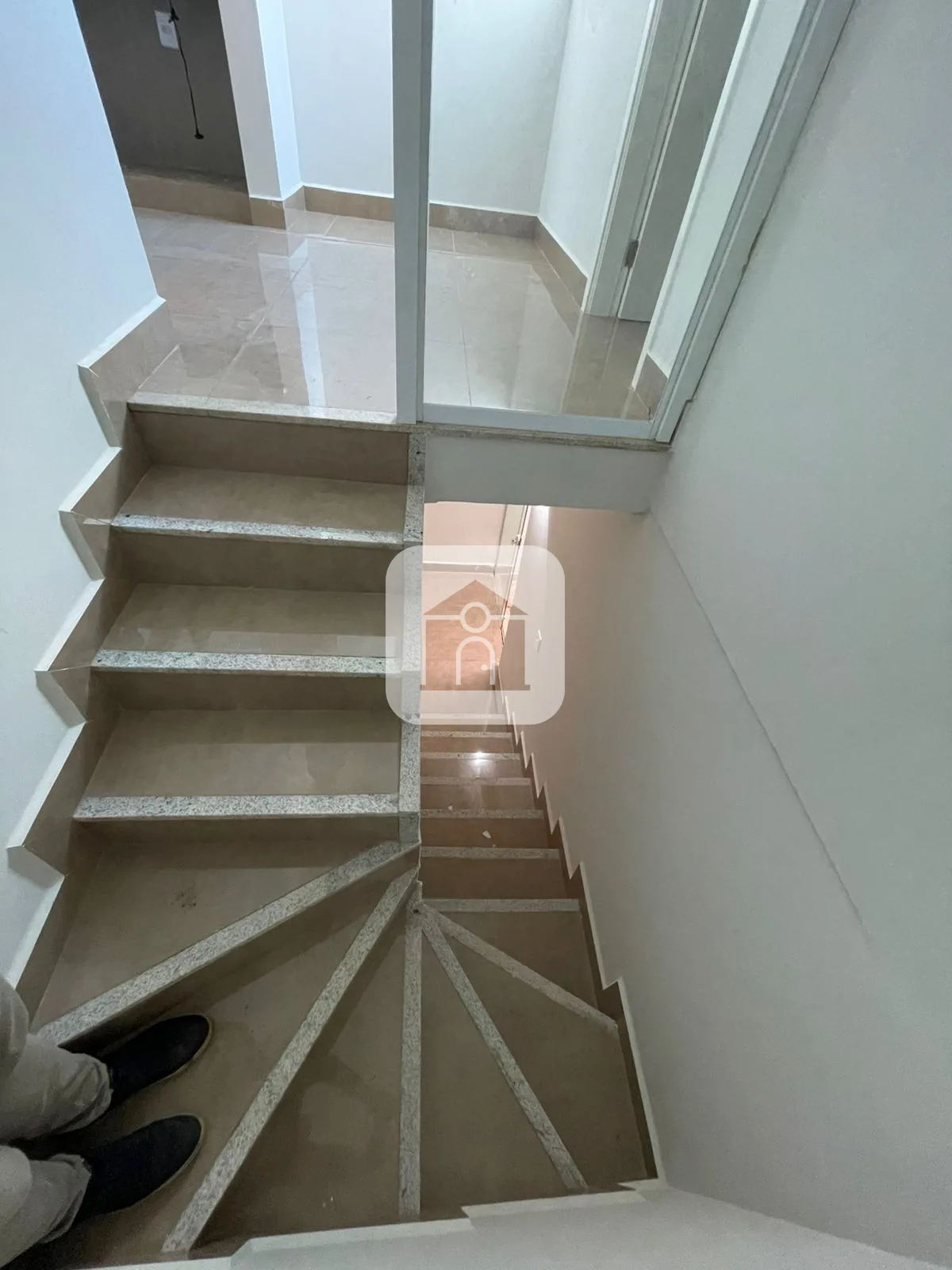 Alugar Apartamento / Quitinete em Uberl&acirc;ndia R$ 1.200,00 - Foto 2