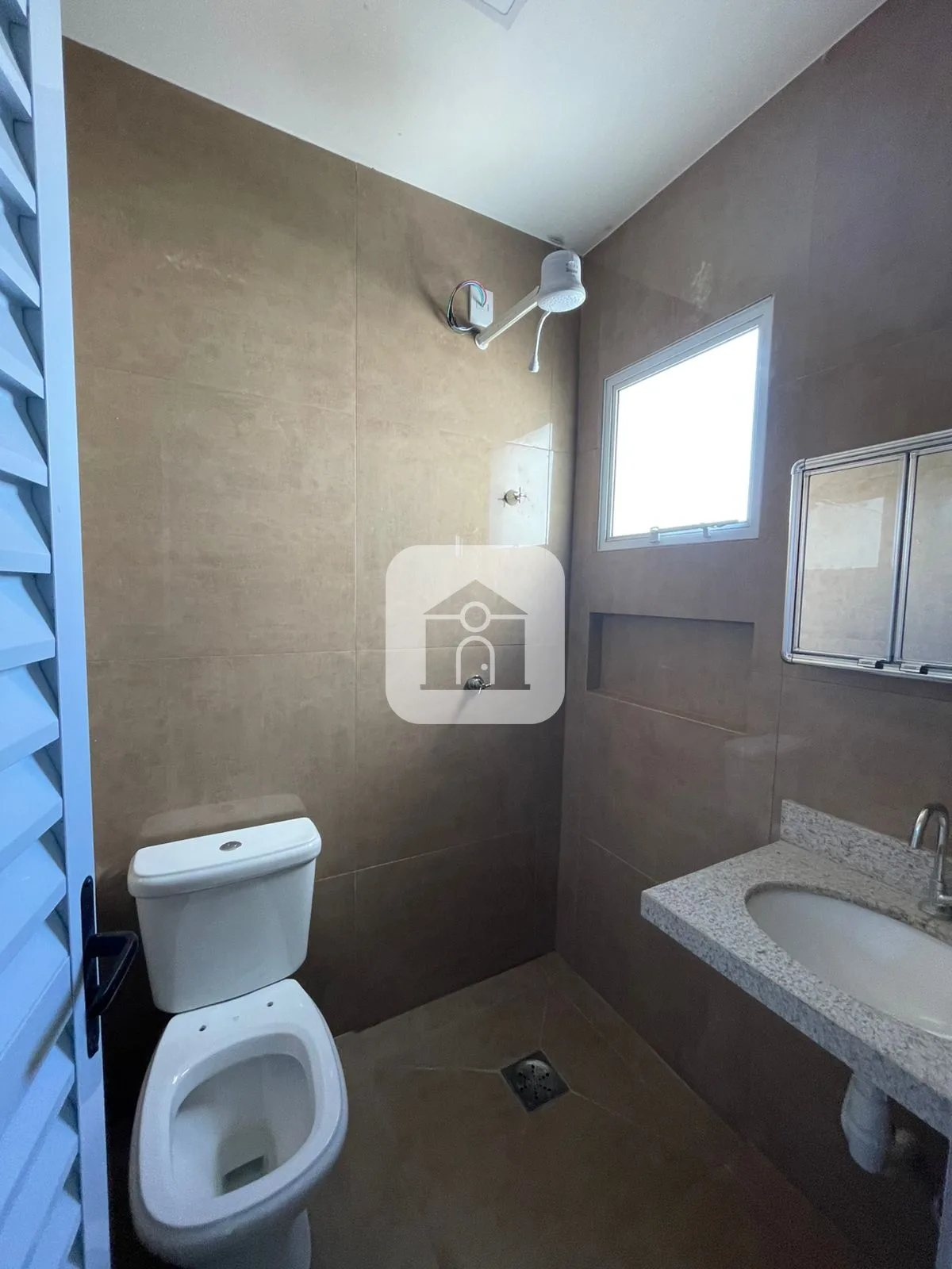 Alugar Apartamento / Quitinete em Uberl&acirc;ndia R$ 1.200,00 - Foto 4