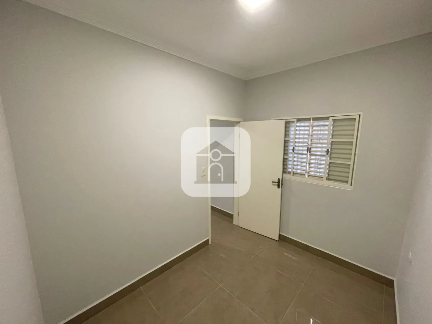 Alugar Apartamento / Quitinete em Uberl&acirc;ndia R$ 1.200,00 - Foto 7