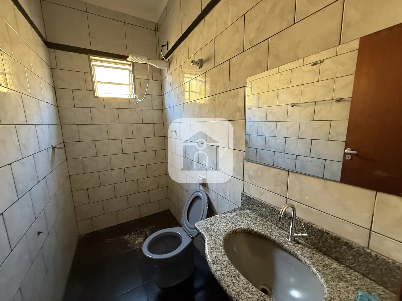 Alugar Casa / Padr&atilde;o em Uberl&acirc;ndia R$ 1.600,00 - Foto 3