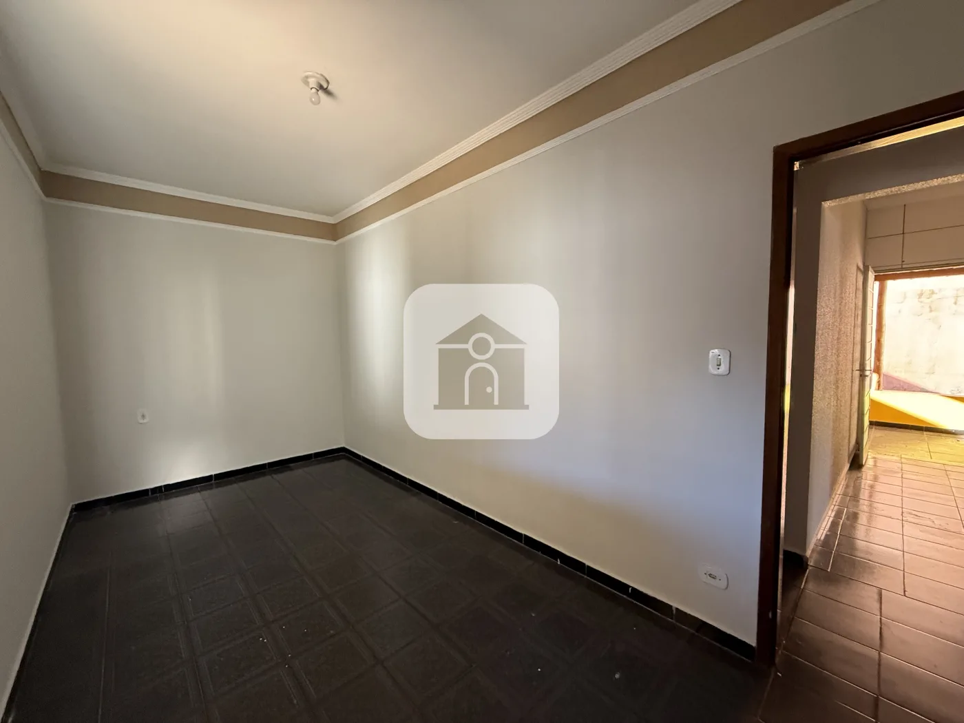 Alugar Casa / Padr&atilde;o em Uberl&acirc;ndia R$ 1.600,00 - Foto 4