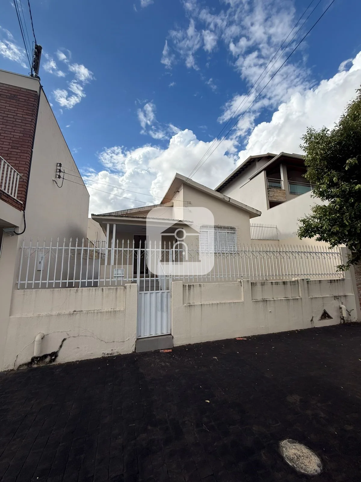 Comprar Casa / Padr&atilde;o em Araguari R$ 375.000,00 - Foto 1