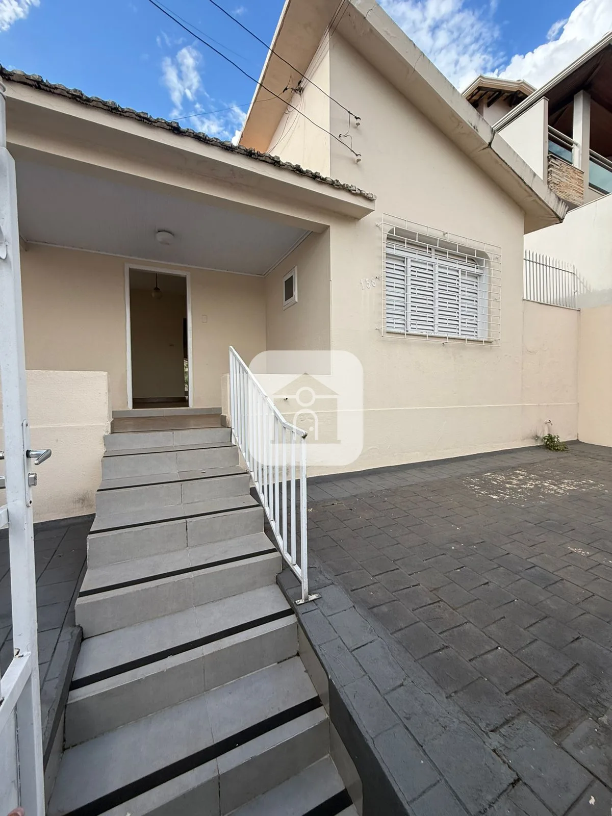 Comprar Casa / Padr&atilde;o em Araguari R$ 375.000,00 - Foto 2