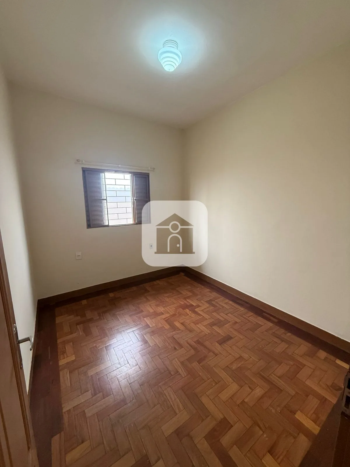 Comprar Casa / Padr&atilde;o em Araguari R$ 375.000,00 - Foto 5