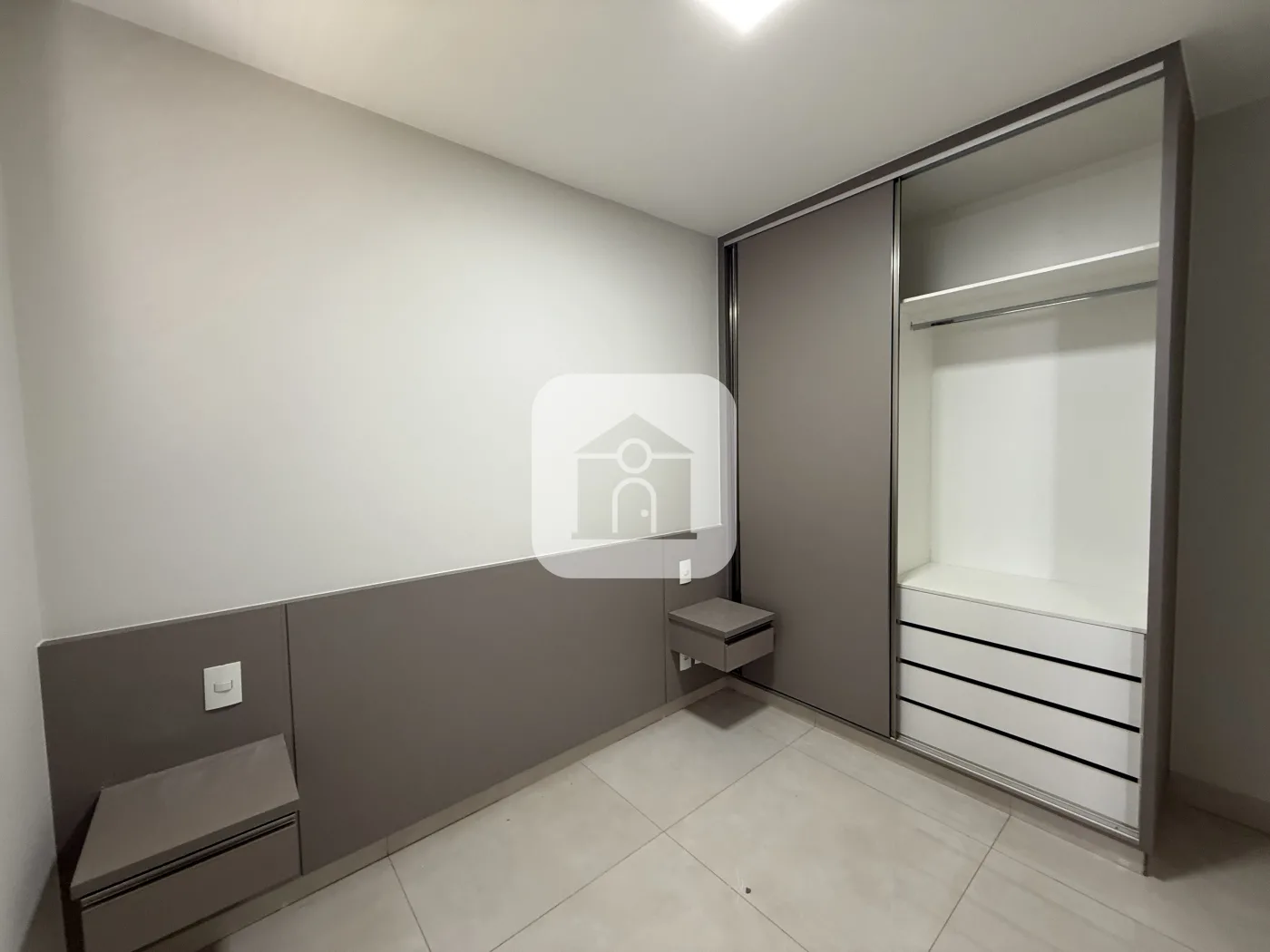 Alugar Apartamento / Padr&atilde;o em Uberl&acirc;ndia R$ 3.400,00 - Foto 1