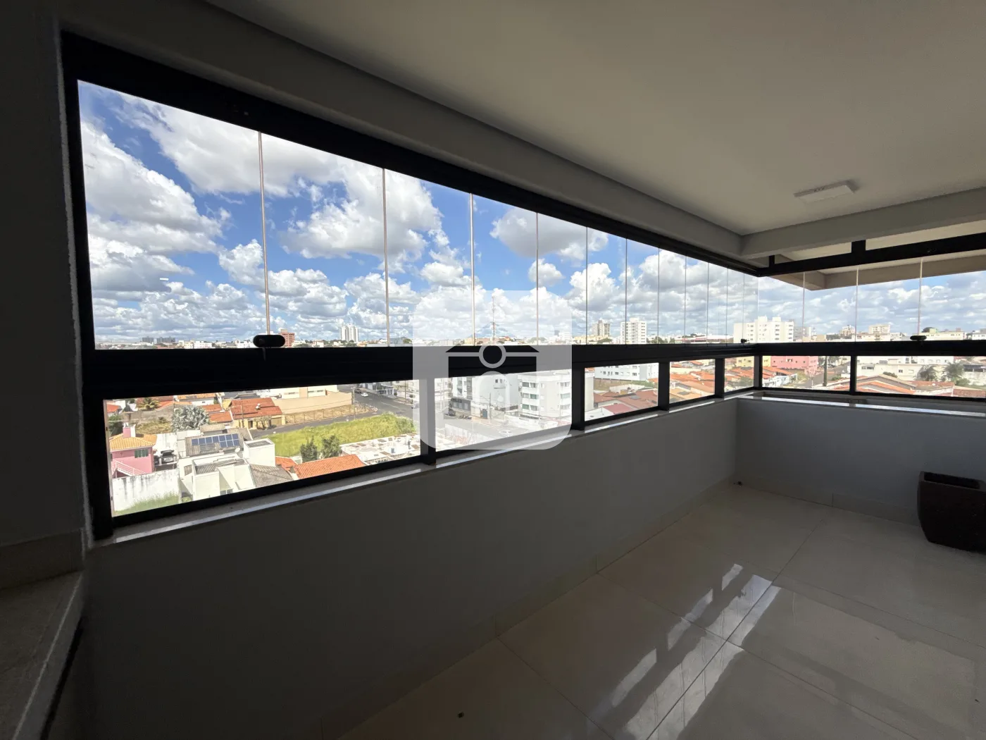 Alugar Apartamento / Padr&atilde;o em Uberl&acirc;ndia R$ 3.400,00 - Foto 4