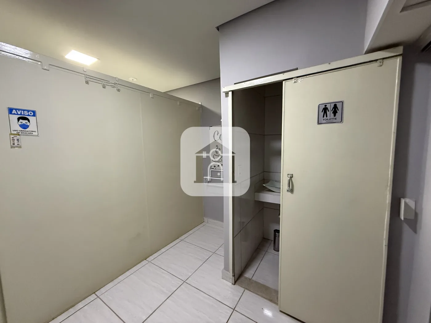 Alugar Casa / Padr&atilde;o em Uberl&acirc;ndia R$ 3.000,00 - Foto 1