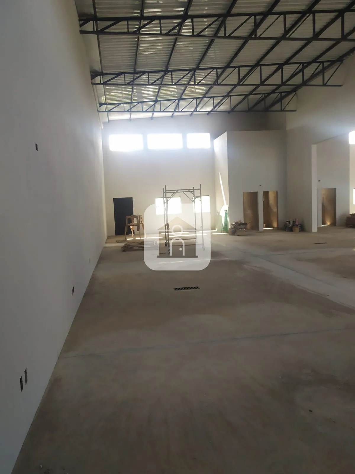 Alugar Comercial / Galp&atilde;o em Uberl&acirc;ndia R$ 18.000,00 - Foto 2