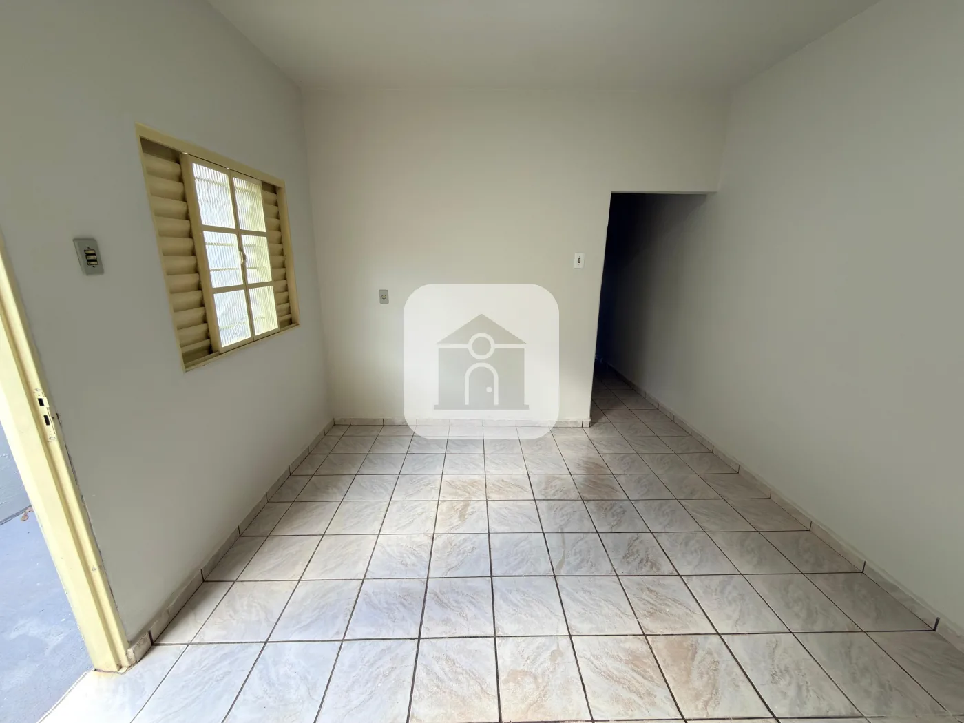 Alugar Casa / Padr&atilde;o em Uberl&acirc;ndia R$ 1.600,00 - Foto 3