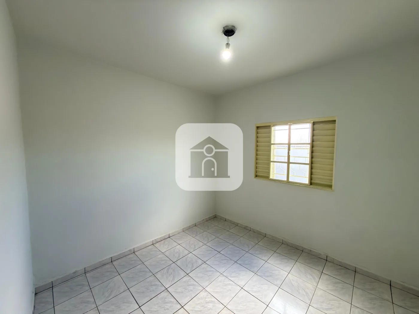 Alugar Casa / Padr&atilde;o em Uberl&acirc;ndia R$ 1.600,00 - Foto 14