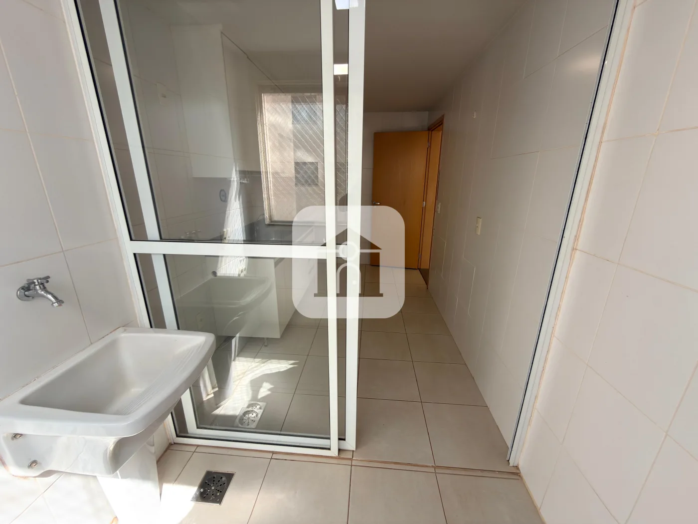 Alugar Apartamento / Padr&atilde;o em Uberl&acirc;ndia R$ 2.800,00 - Foto 8