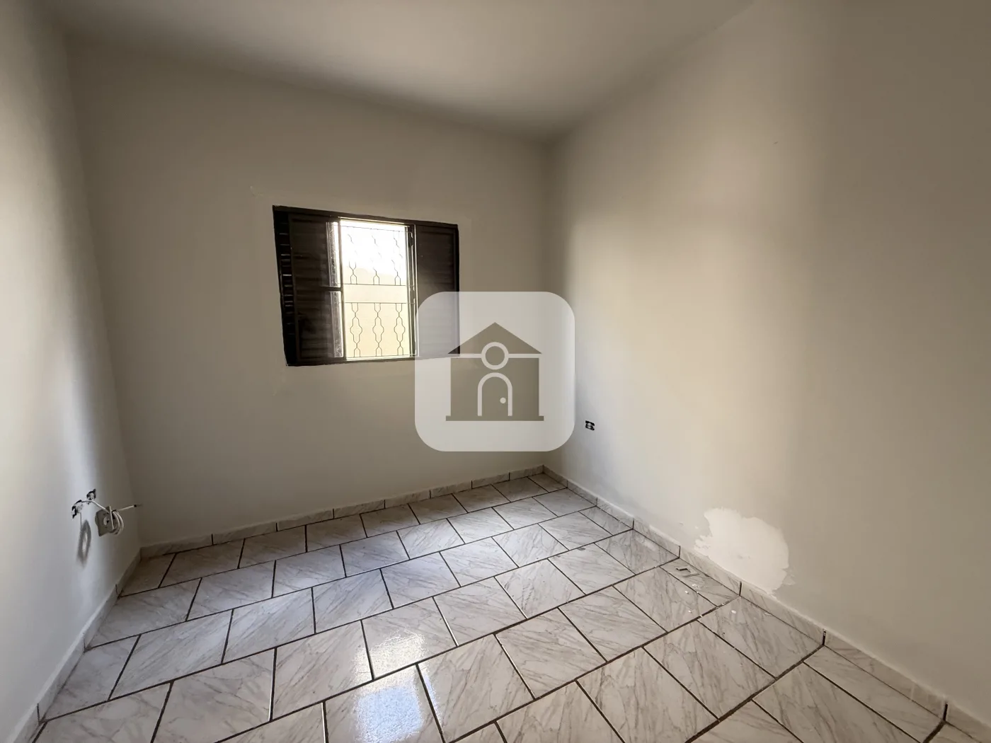 Alugar Casa / Padr&atilde;o em Uberl&acirc;ndia R$ 2.500,00 - Foto 2