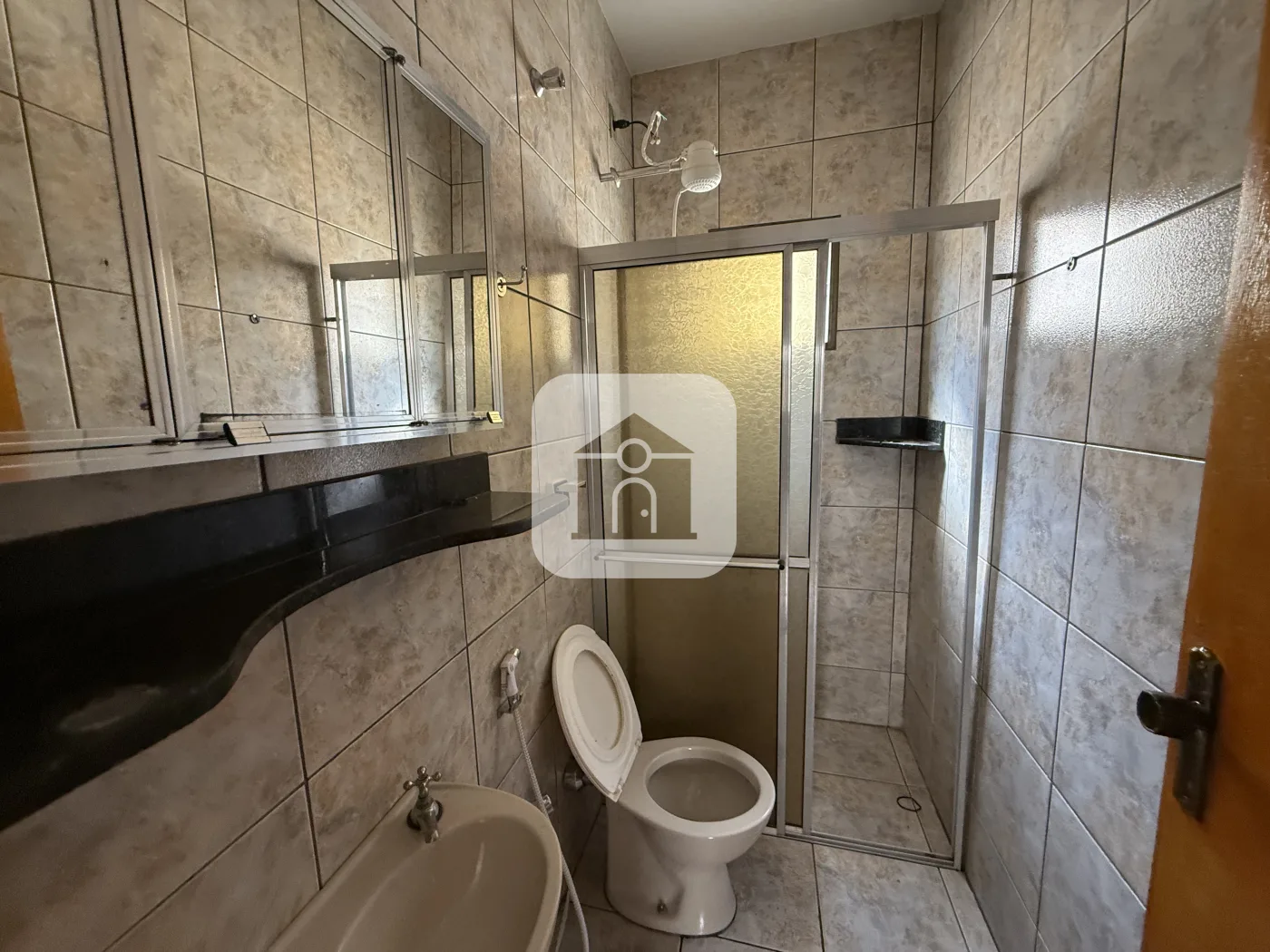 Alugar Casa / Padr&atilde;o em Uberl&acirc;ndia R$ 2.500,00 - Foto 6