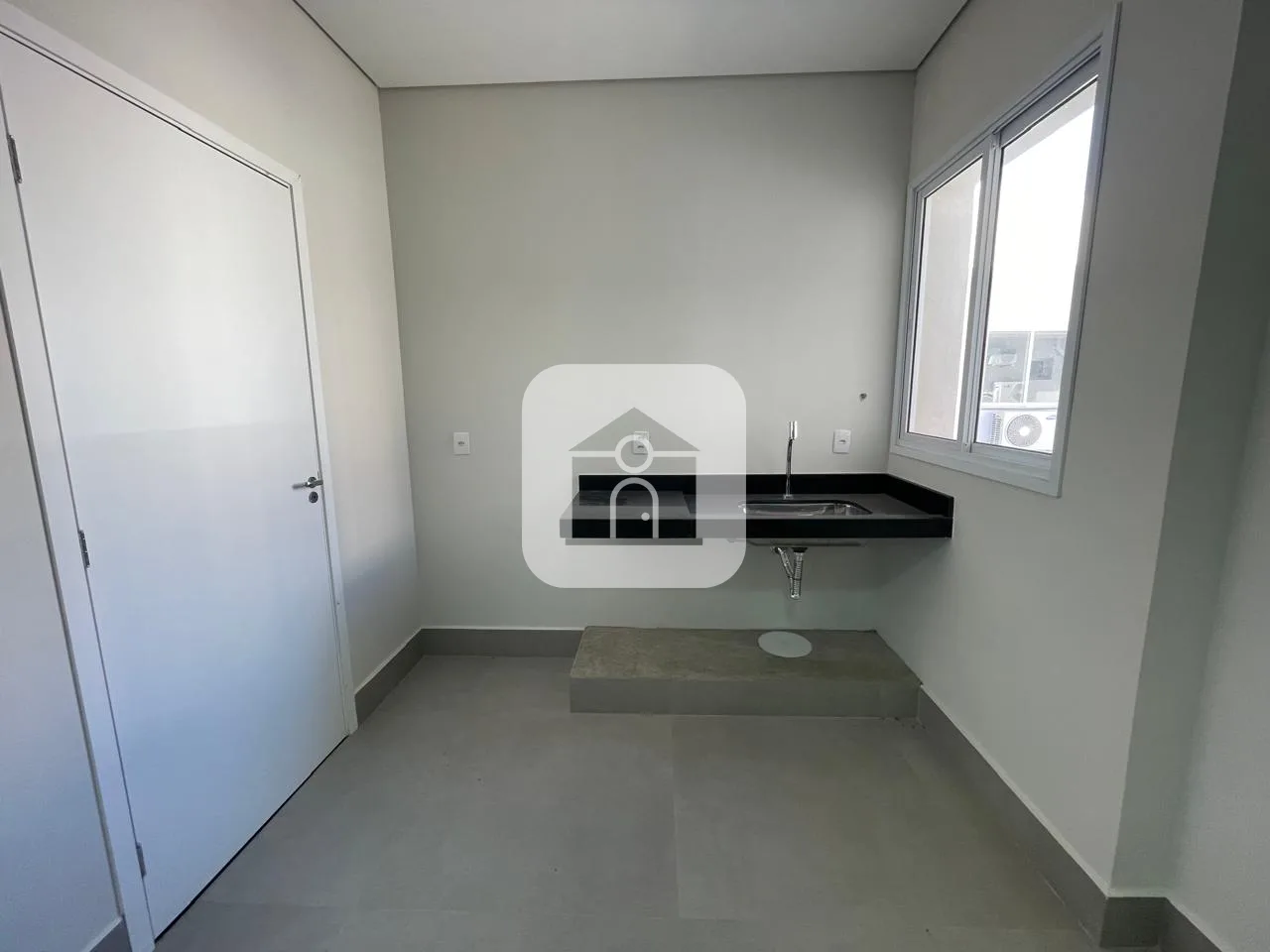 Alugar Comercial / Sala Comercial Condom&iacute;nio em Uberl&acirc;ndia R$ 2.200,00 - Foto 3
