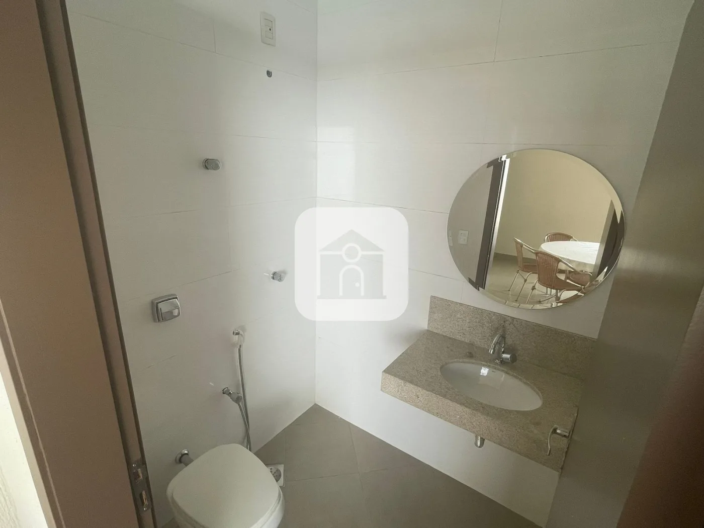 Alugar Casa / Padr&atilde;o em Uberl&acirc;ndia R$ 5.000,00 - Foto 2