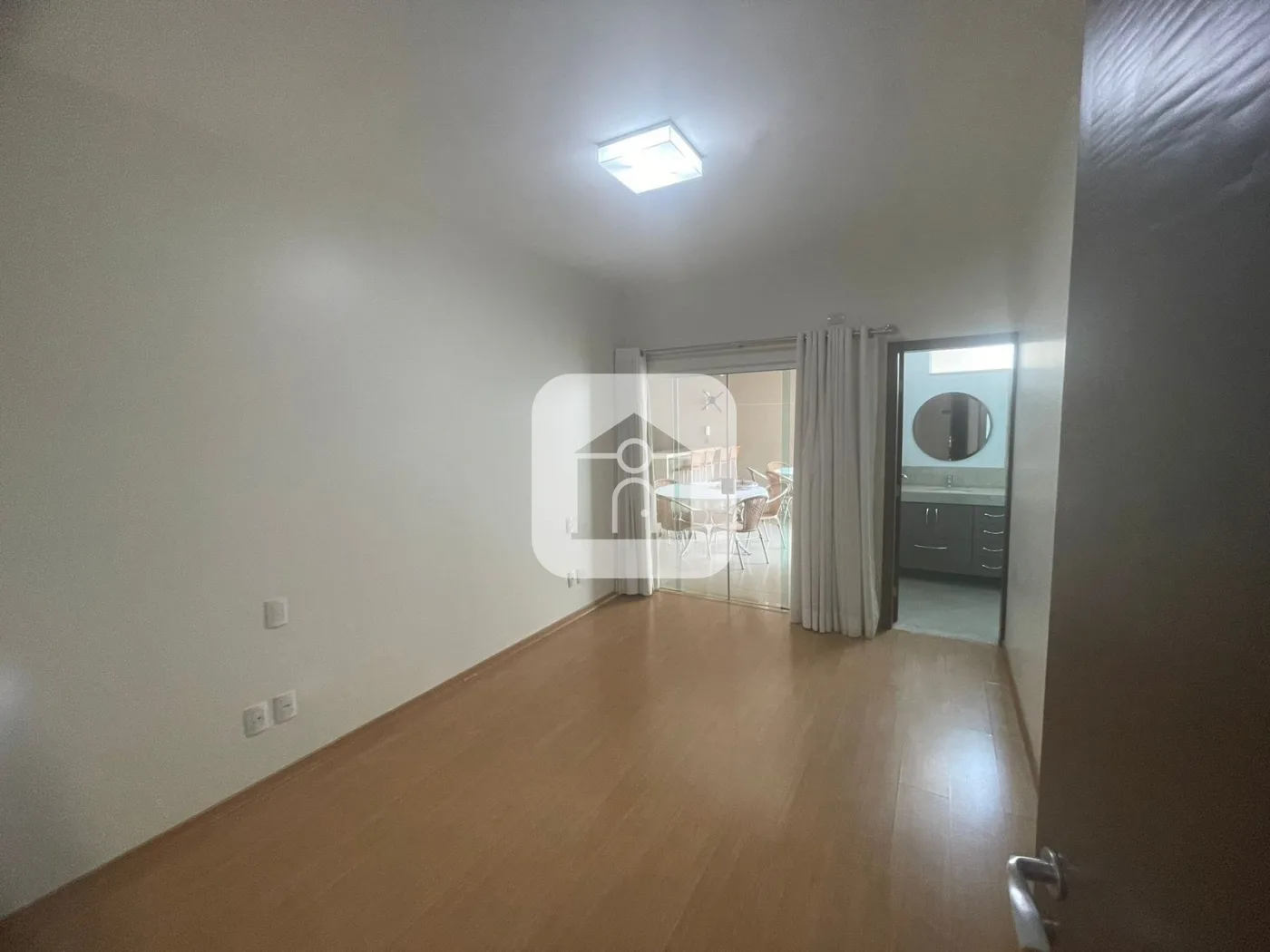 Alugar Casa / Padr&atilde;o em Uberl&acirc;ndia R$ 5.000,00 - Foto 15