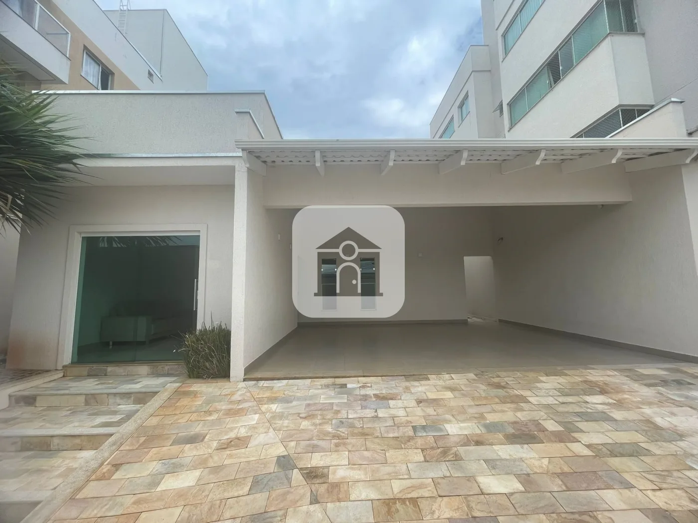 Alugar Casa / Padr&atilde;o em Uberl&acirc;ndia R$ 5.000,00 - Foto 27