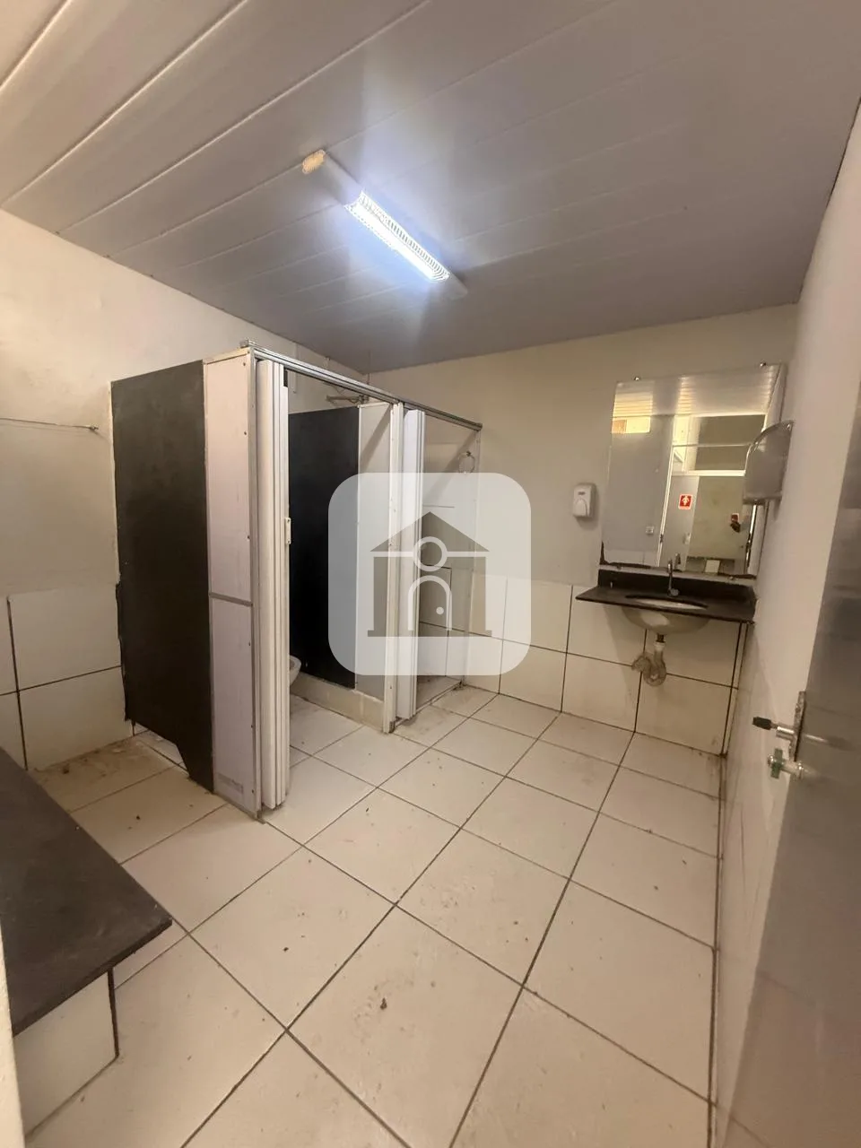 Alugar Comercial / Loja em Uberl&acirc;ndia R$ 6.900,00 - Foto 8