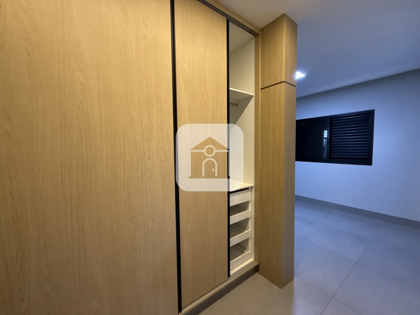 Alugar Casa / Sobrado em Uberl&acirc;ndia R$ 3.800,00 - Foto 3