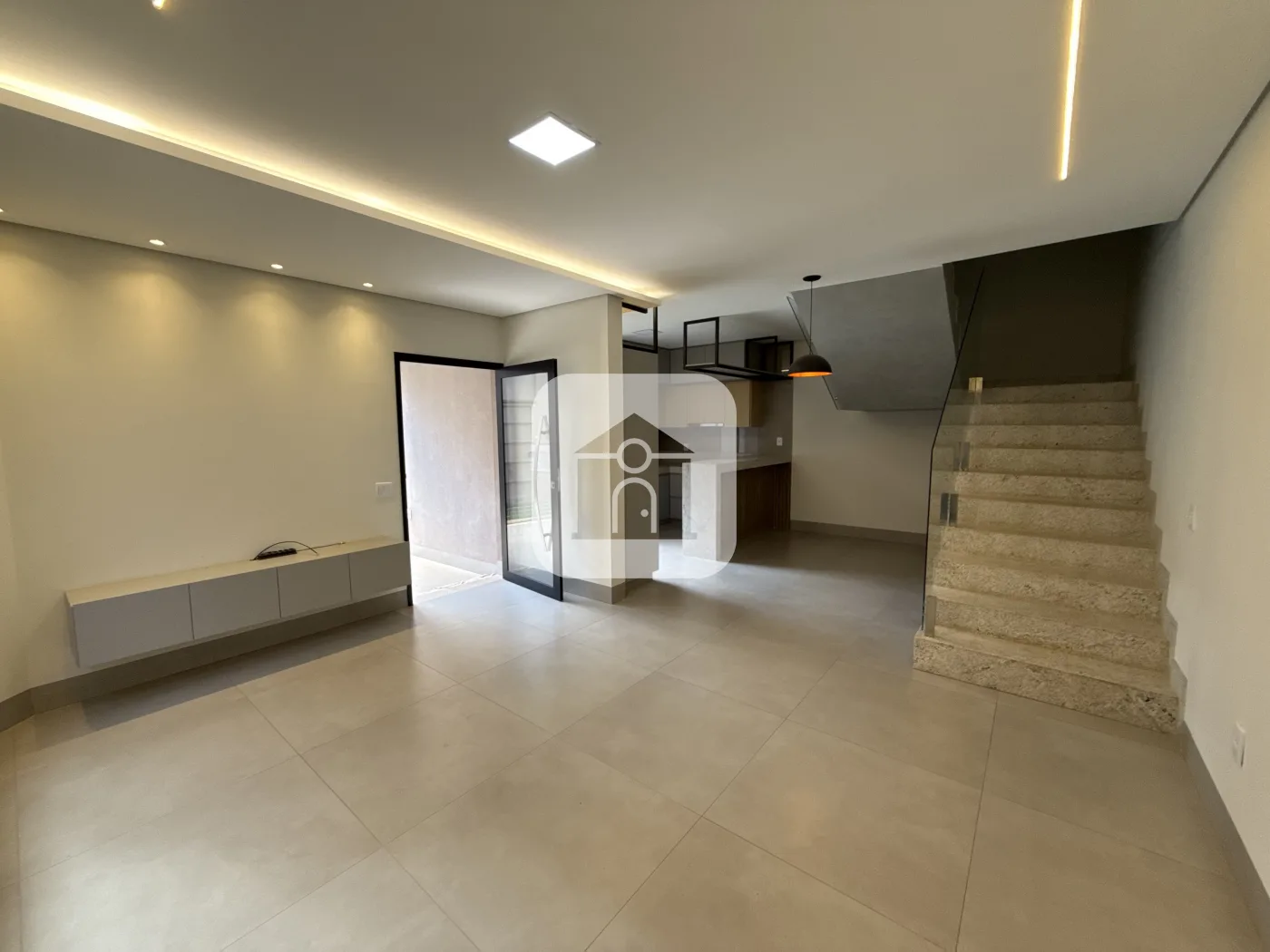 Alugar Casa / Sobrado em Uberl&acirc;ndia R$ 3.800,00 - Foto 8