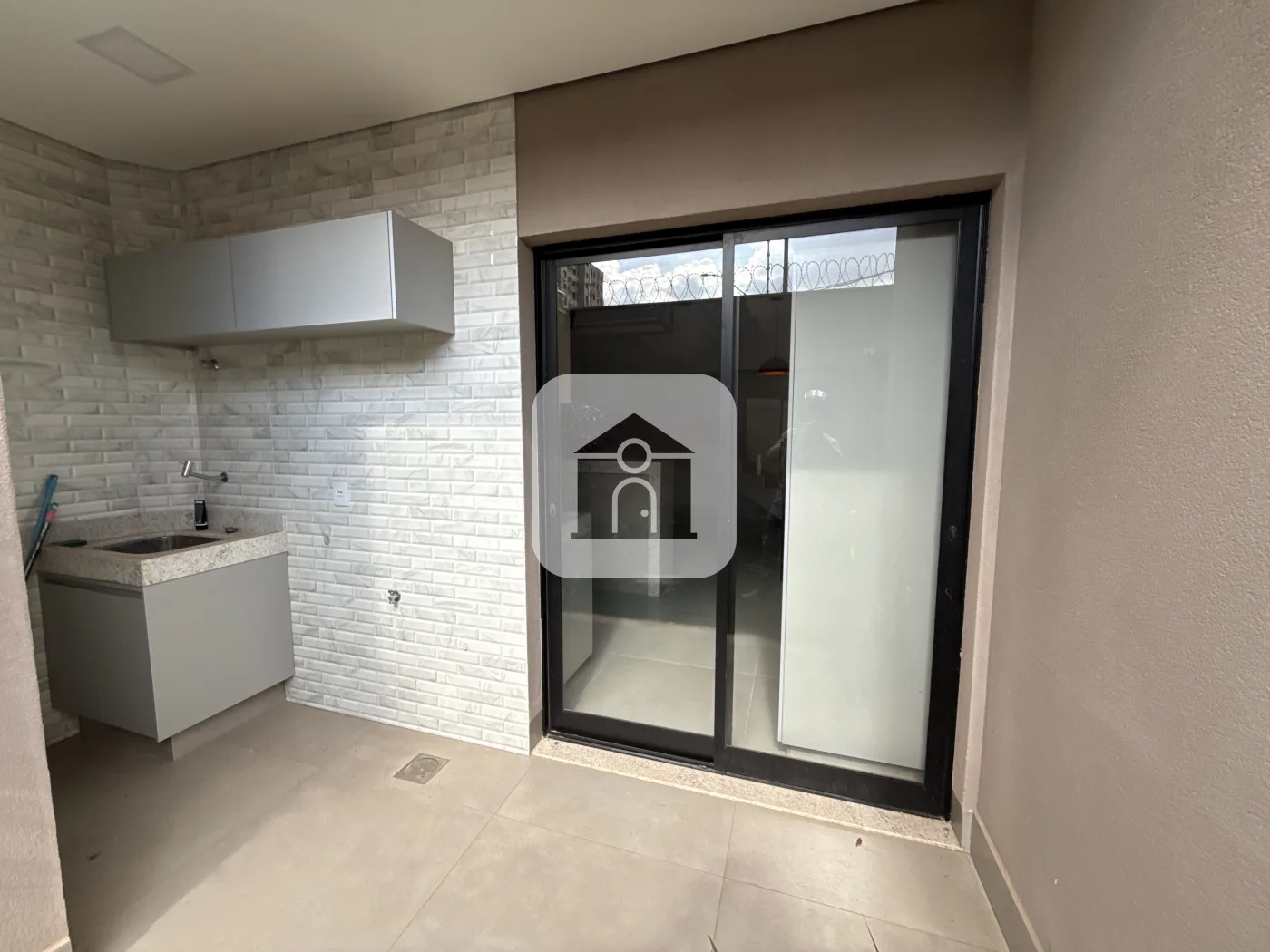 Alugar Casa / Sobrado em Uberl&acirc;ndia R$ 3.800,00 - Foto 11