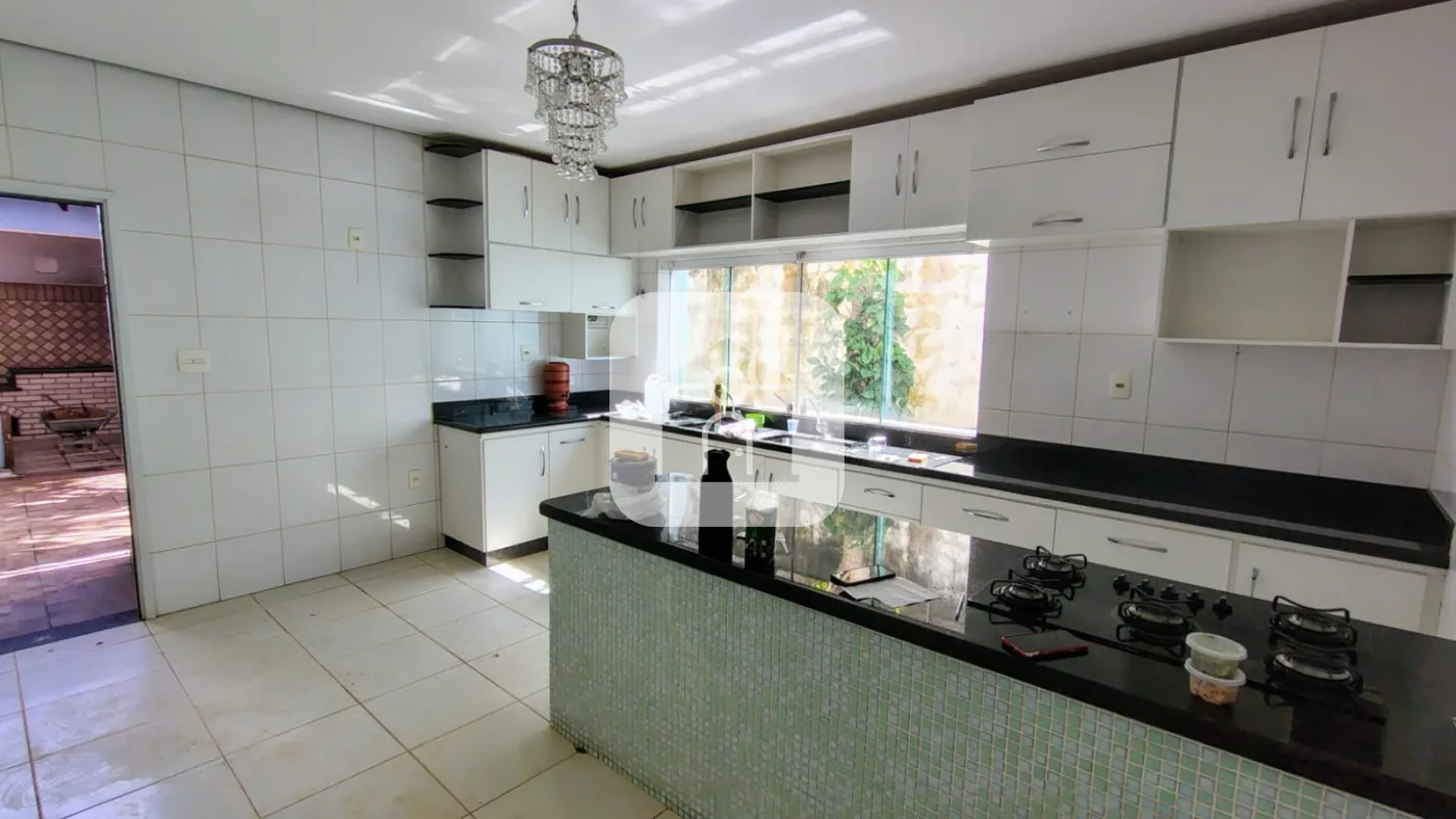Alugar Casa / Sobrado em Uberl&acirc;ndia R$ 7.000,00 - Foto 4