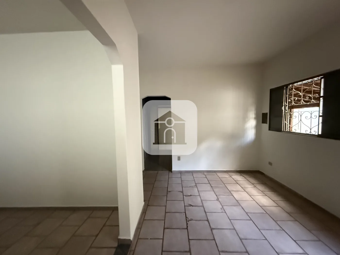 Alugar Casa / Padr&atilde;o em Uberl&acirc;ndia R$ 2.200,00 - Foto 6