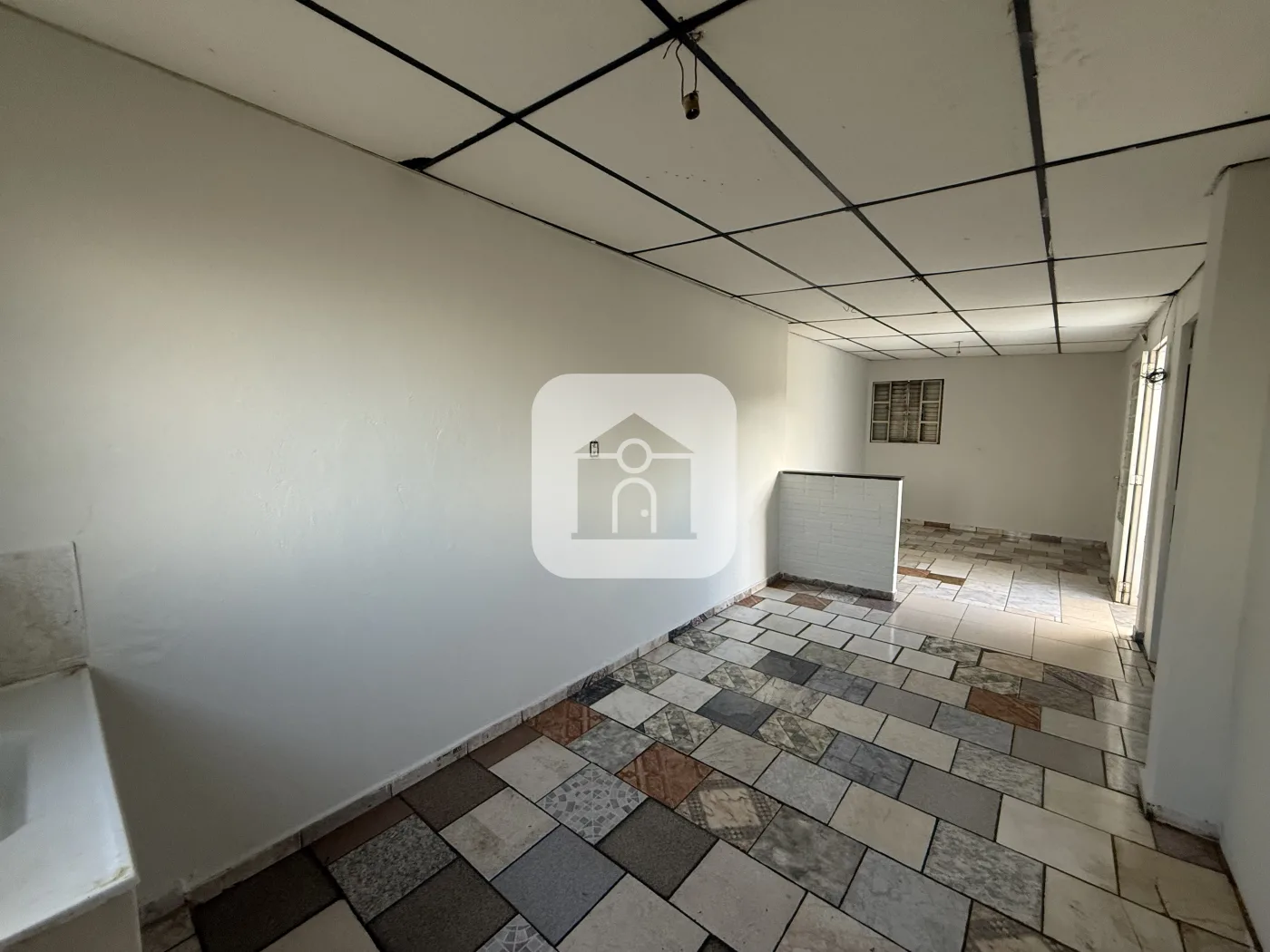 Alugar Casa / Padr&atilde;o em Uberl&acirc;ndia R$ 900,00 - Foto 4