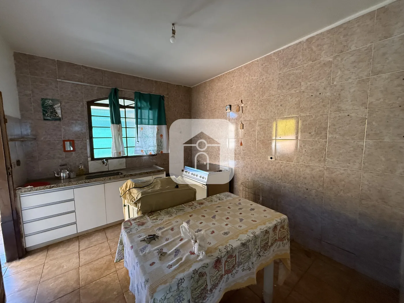 Alugar Casa / Padr&atilde;o em Uberl&acirc;ndia R$ 1.500,00 - Foto 3