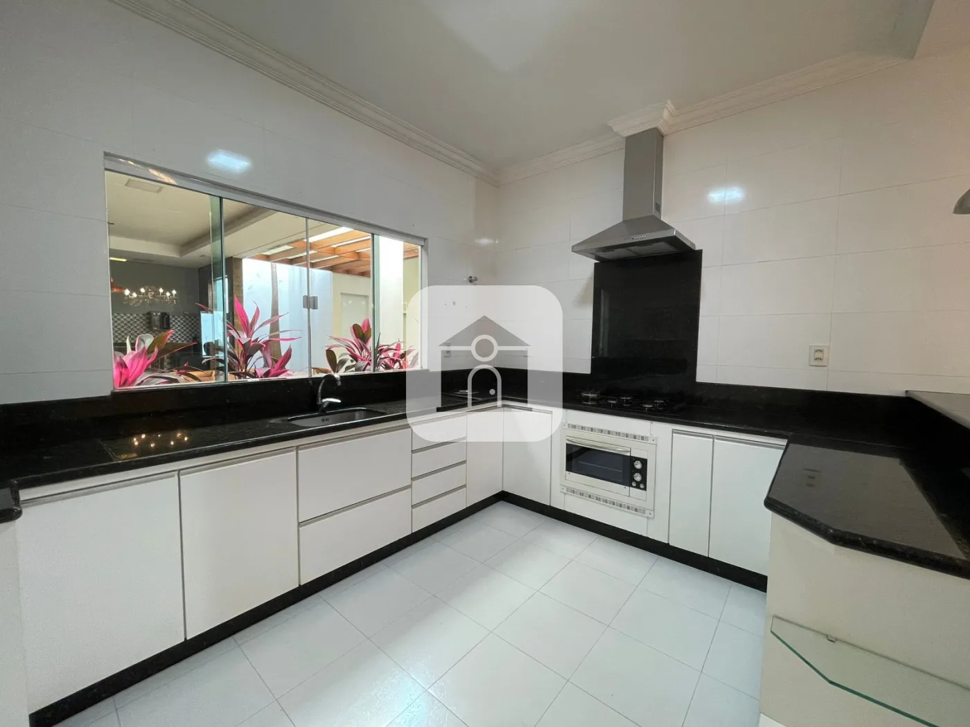 Alugar Casa / Padr&atilde;o em Uberl&acirc;ndia R$ 5.500,00 - Foto 3