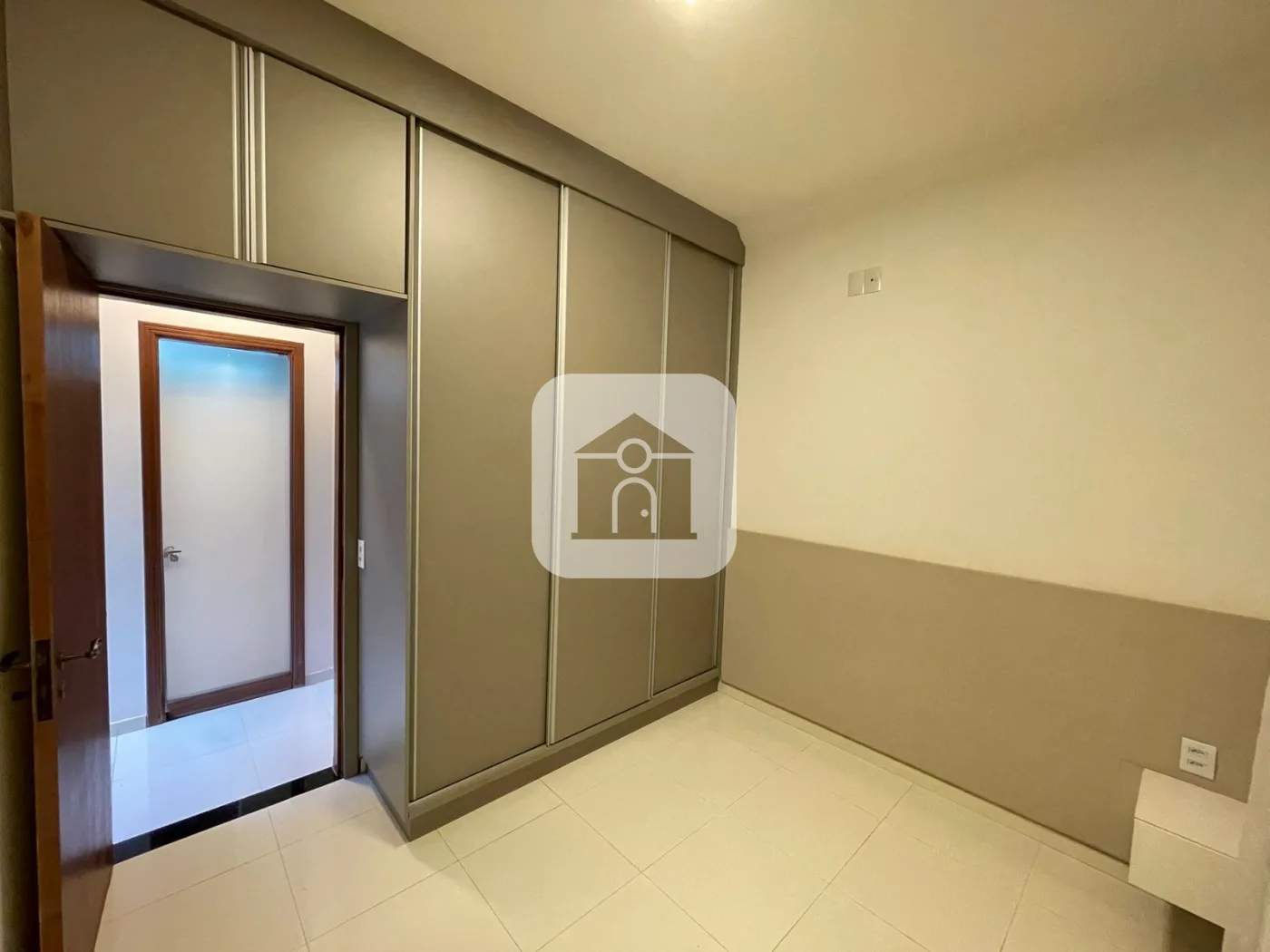 Alugar Casa / Padr&atilde;o em Uberl&acirc;ndia R$ 5.500,00 - Foto 12