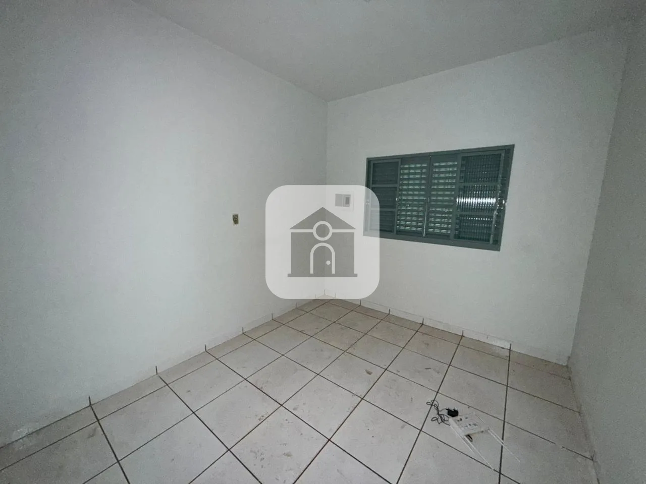 Alugar Casa / Col&ocirc;nia em Uberl&acirc;ndia R$ 1.200,00 - Foto 5