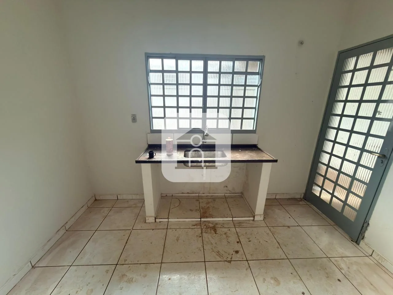 Alugar Casa / Col&ocirc;nia em Uberl&acirc;ndia R$ 1.200,00 - Foto 3