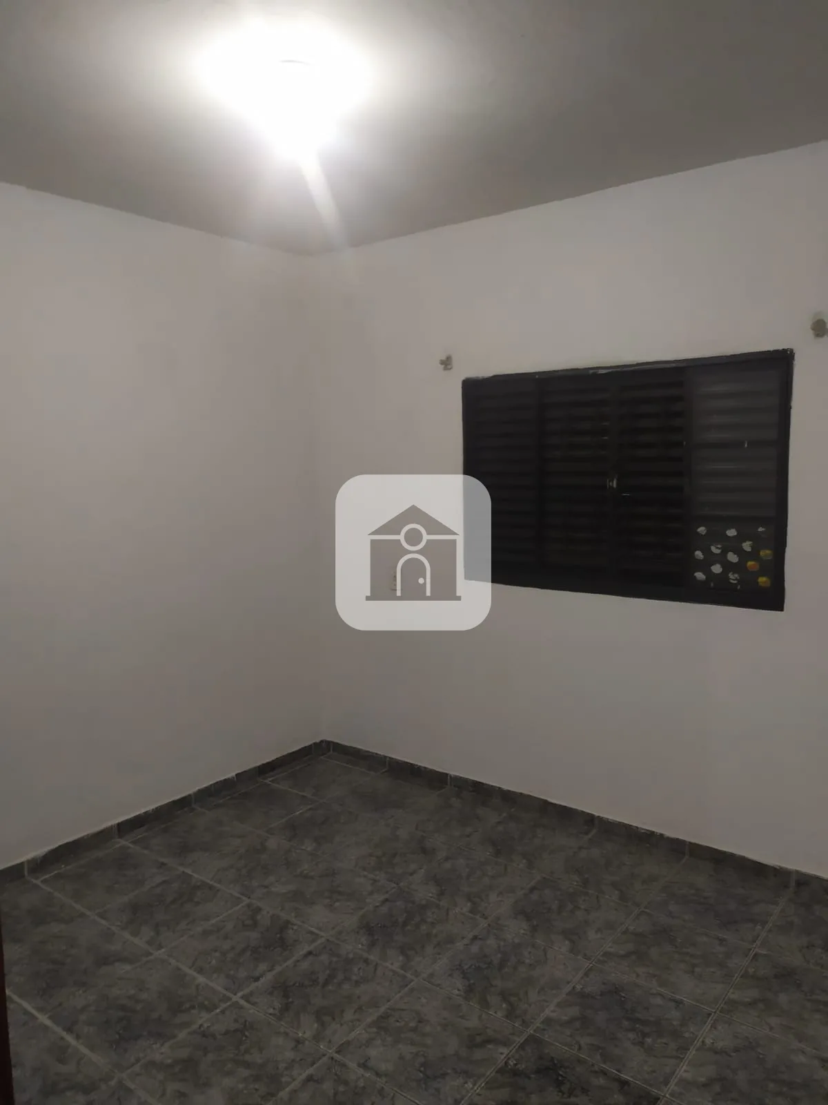 Alugar Casa / Padr&atilde;o em Uberl&acirc;ndia R$ 1.100,00 - Foto 1