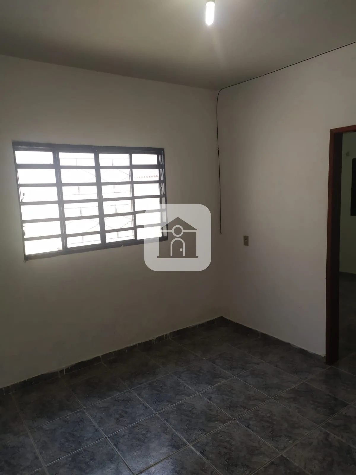 Alugar Casa / Padr&atilde;o em Uberl&acirc;ndia R$ 1.100,00 - Foto 3