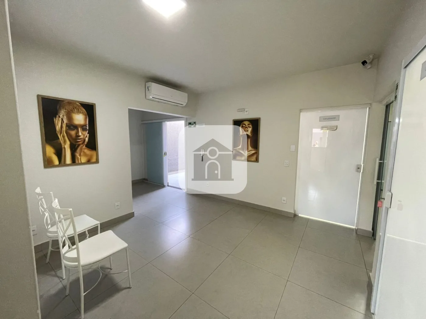 Alugar Comercial / Sala Comercial em Uberl&acirc;ndia R$ 2.000,00 - Foto 1