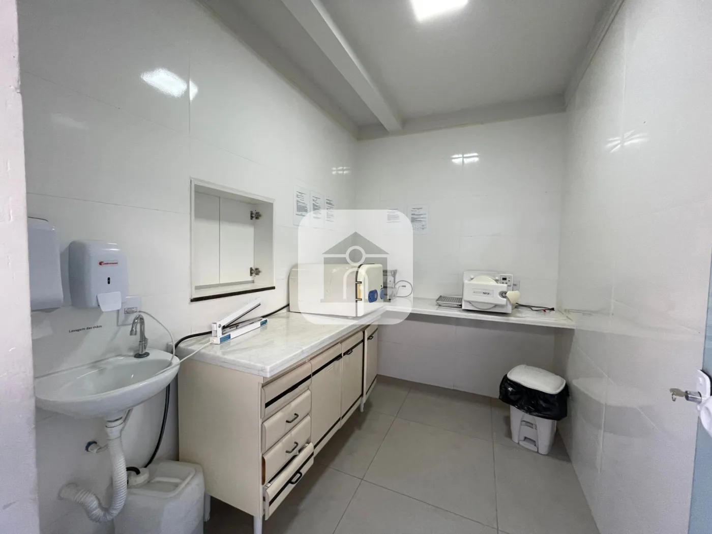 Alugar Comercial / Sala Comercial em Uberl&acirc;ndia R$ 2.000,00 - Foto 3