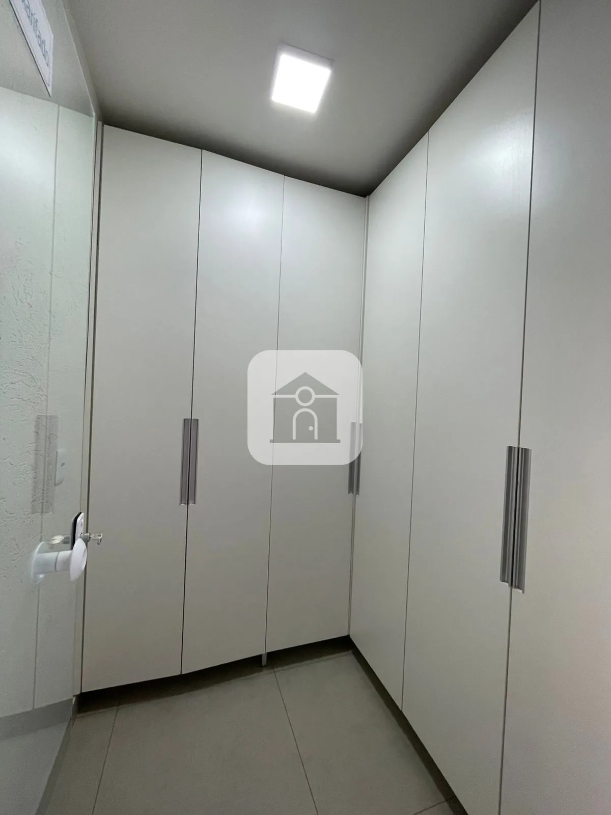 Alugar Comercial / Sala Comercial em Uberl&acirc;ndia R$ 2.000,00 - Foto 4
