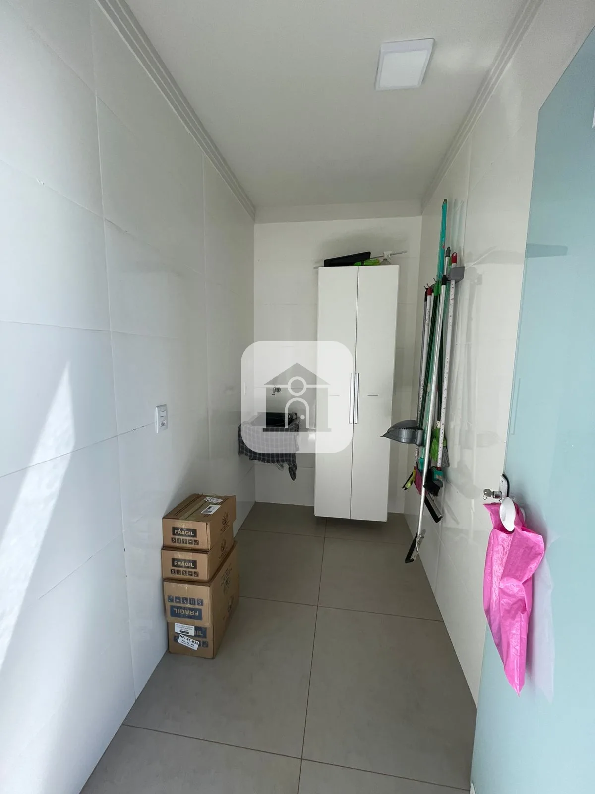 Alugar Comercial / Sala Comercial em Uberl&acirc;ndia R$ 2.000,00 - Foto 5