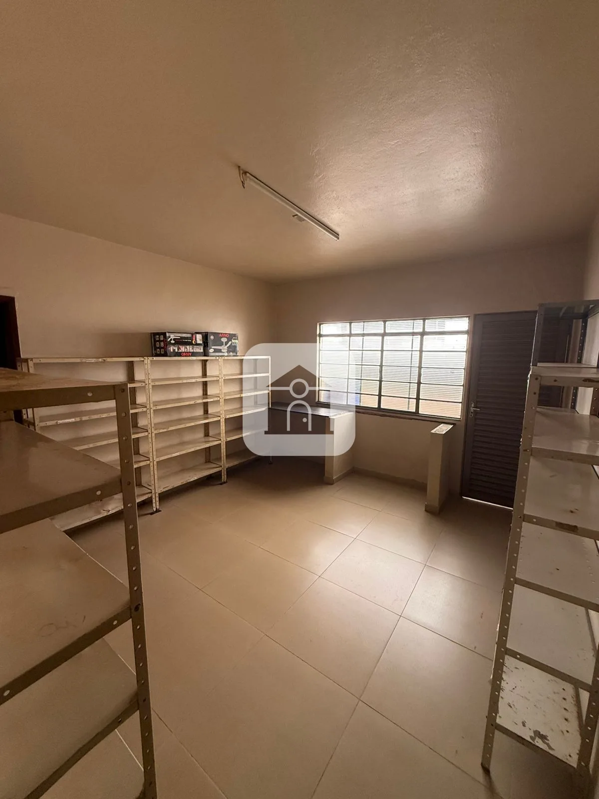 Alugar Comercial / Casa Comercial em Araguari R$ 1.950,00 - Foto 5