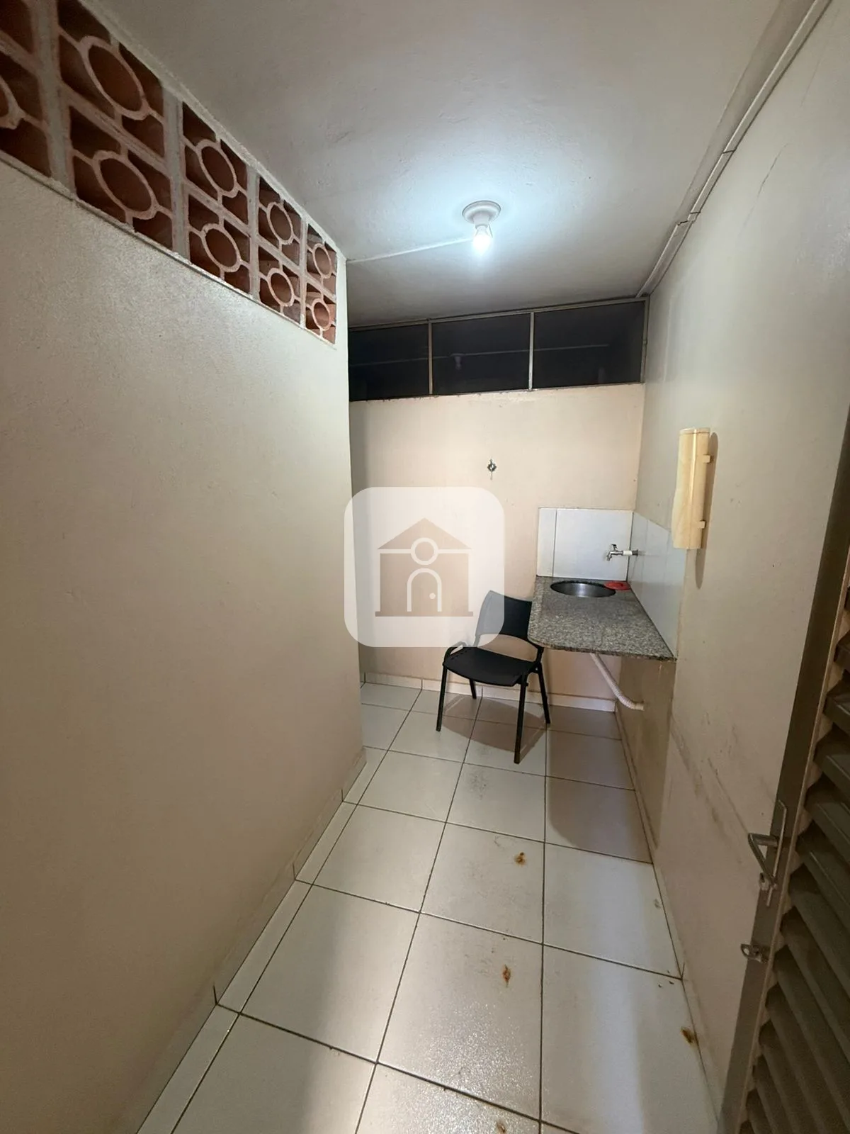 Alugar Comercial / Casa Comercial em Araguari R$ 1.950,00 - Foto 18