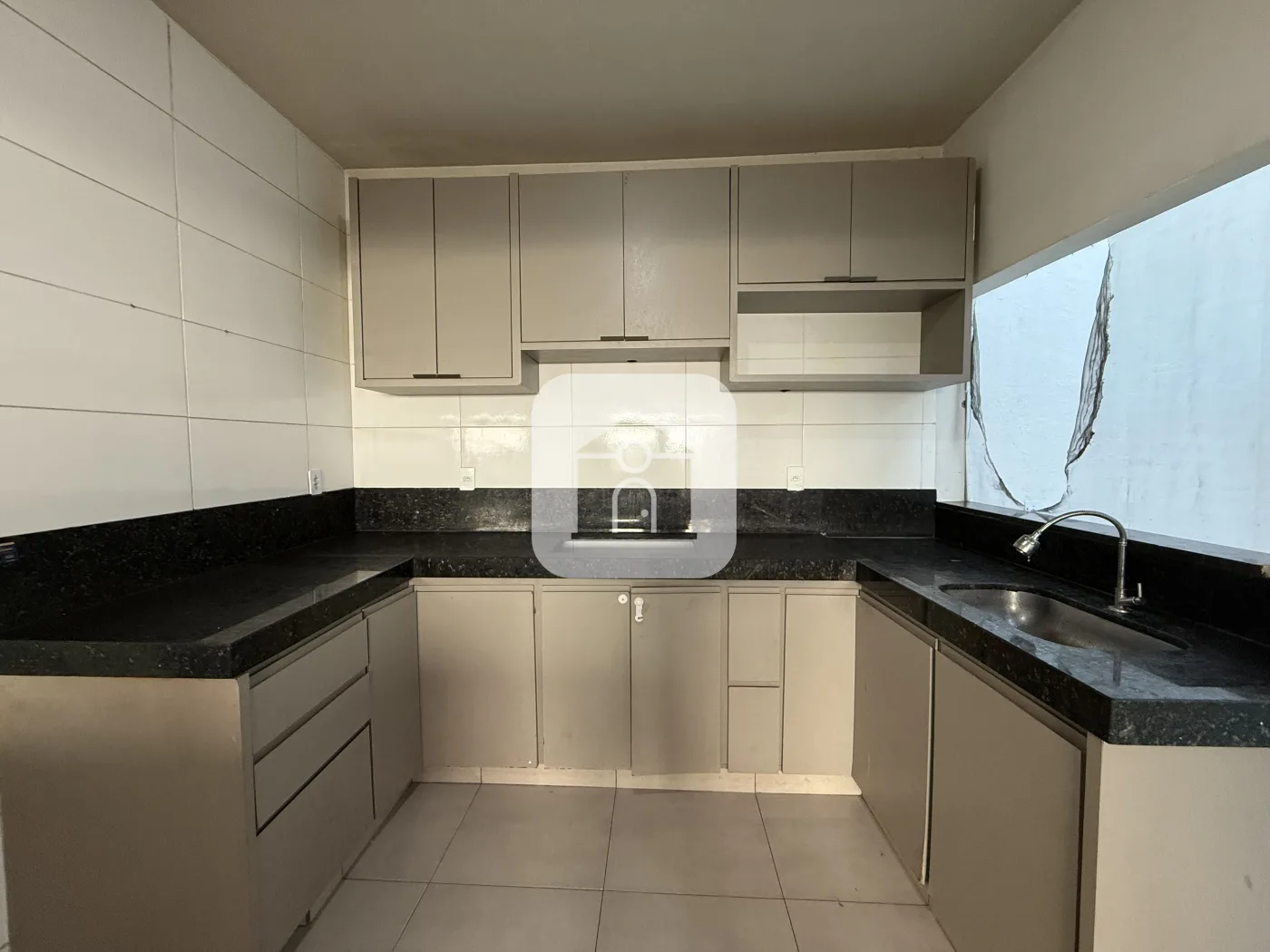 Alugar Casa / Padr&atilde;o em Uberl&acirc;ndia R$ 2.800,00 - Foto 4
