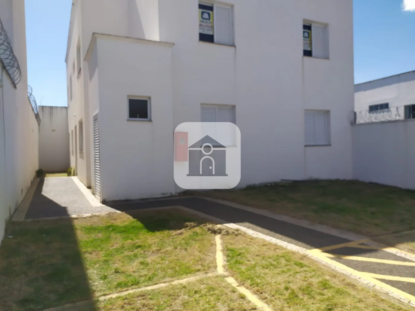 Alugar Apartamento / Sobrado em Uberl&acirc;ndia R$ 1.100,00 - Foto 8