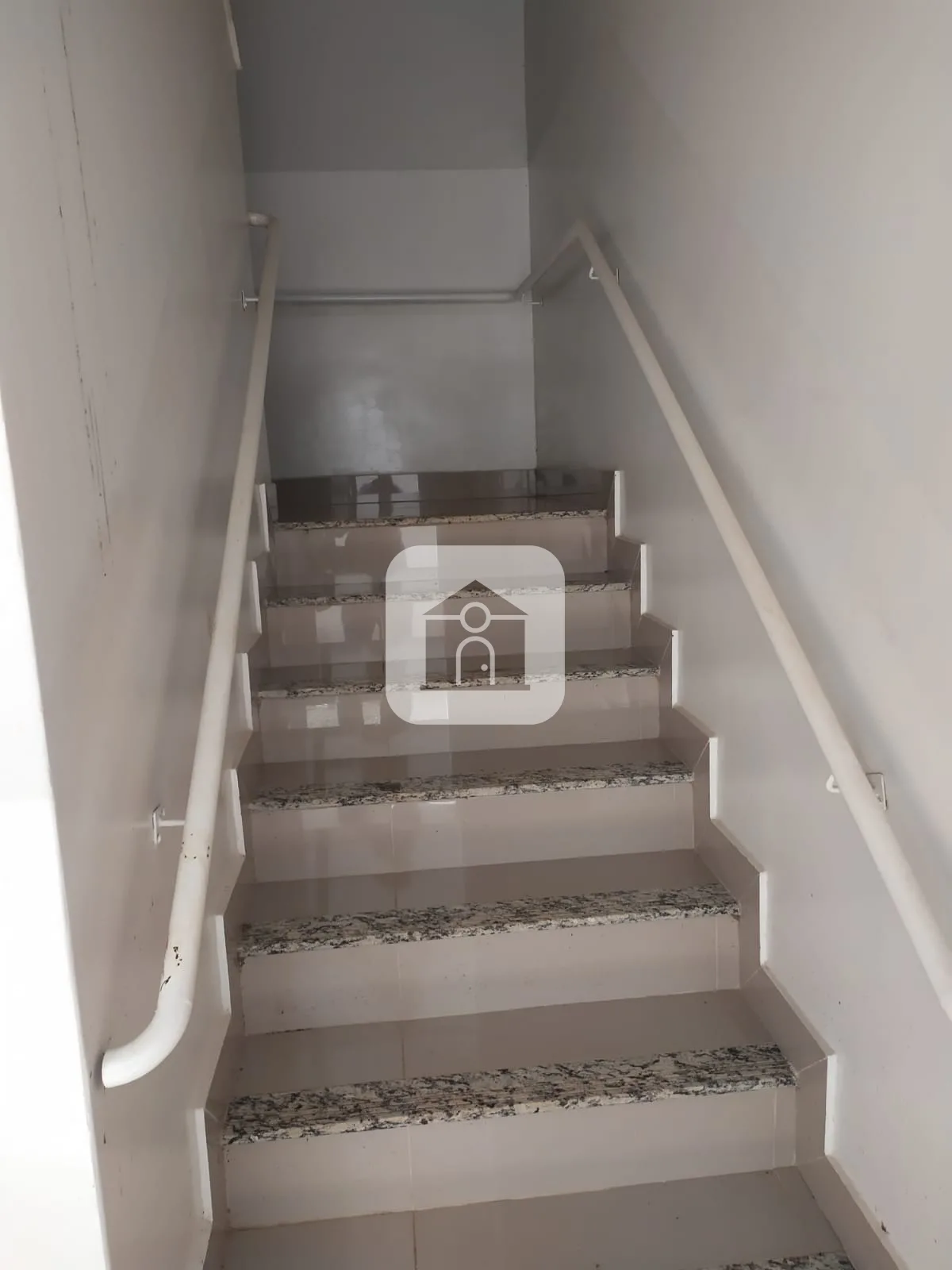 Alugar Apartamento / Sobrado em Uberl&acirc;ndia R$ 1.100,00 - Foto 12