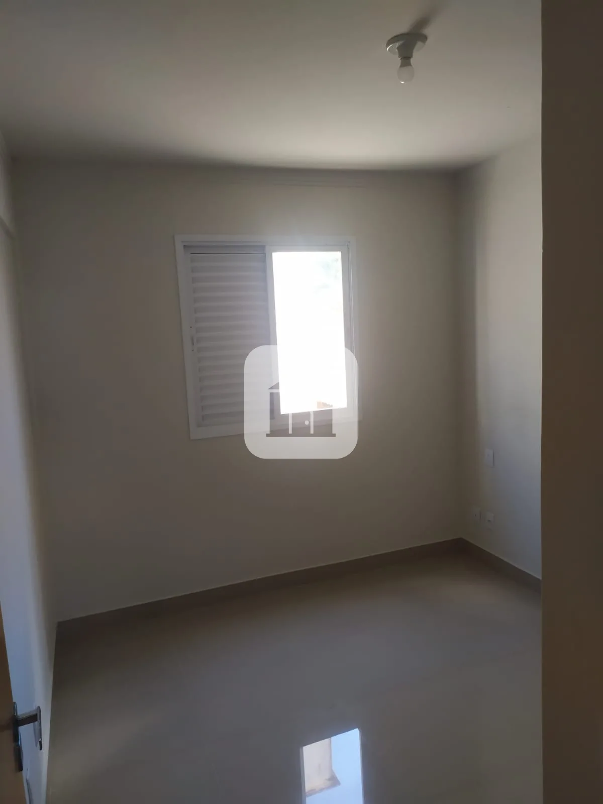 Alugar Apartamento / Sobrado em Uberl&acirc;ndia R$ 1.100,00 - Foto 4