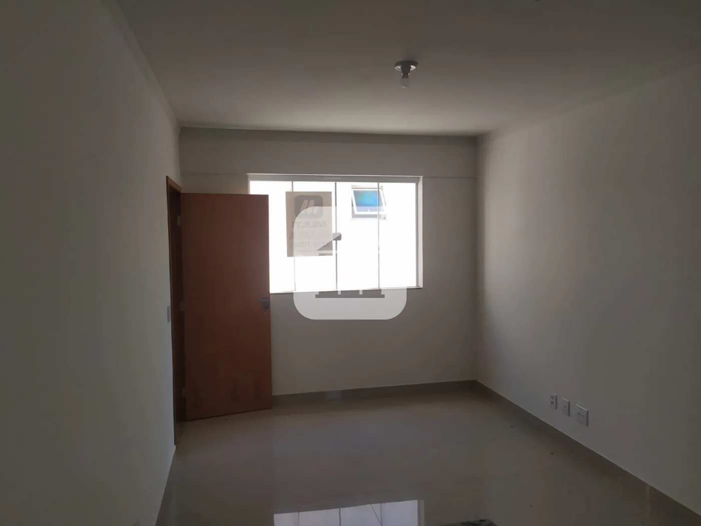 Alugar Apartamento / Sobrado em Uberl&acirc;ndia R$ 1.100,00 - Foto 5