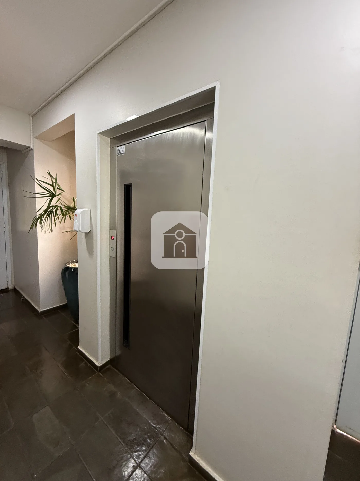 Alugar Apartamento / Padr&atilde;o em Uberl&acirc;ndia R$ 1.800,00 - Foto 2