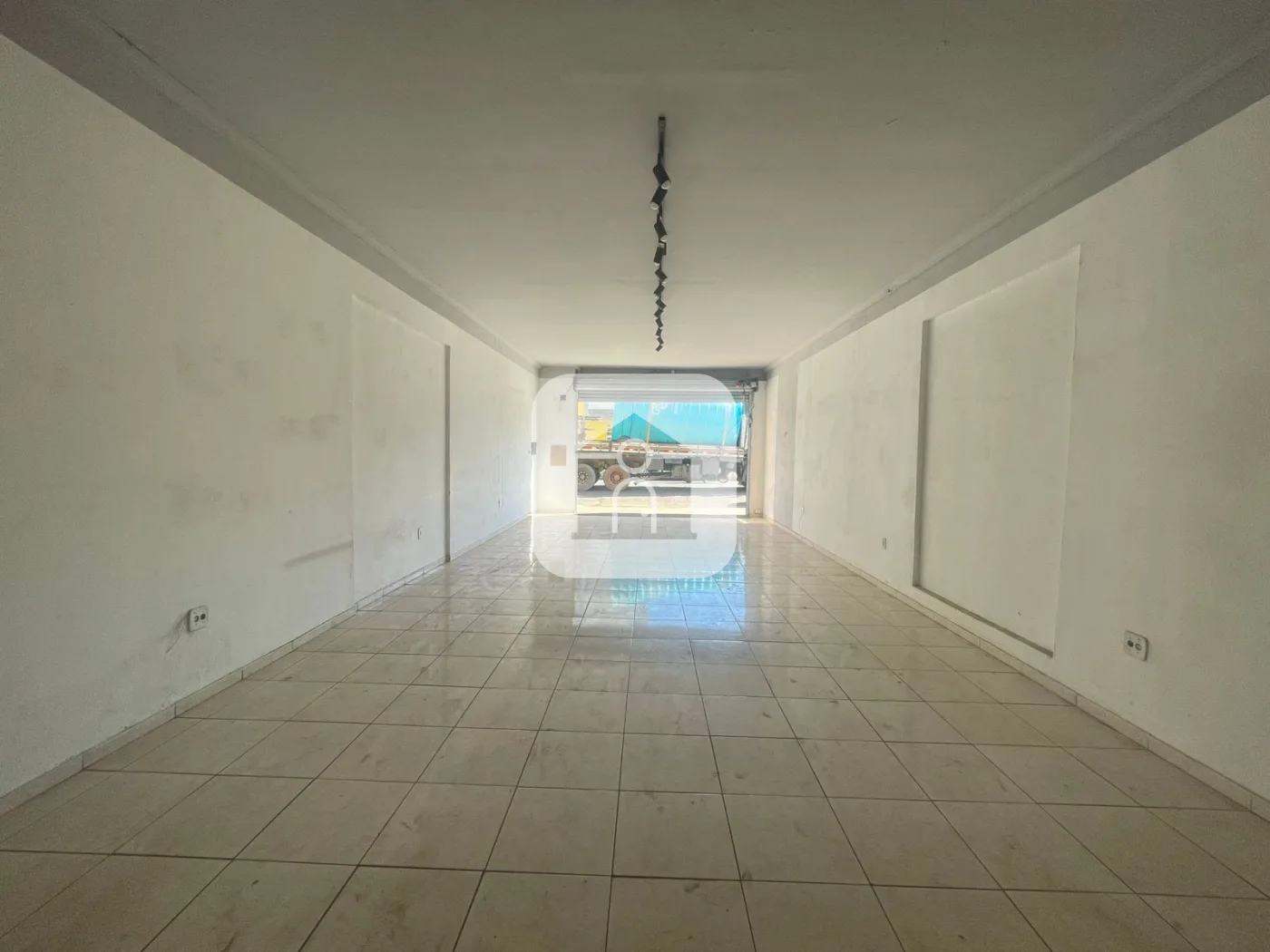 Alugar Comercial / Loja em Uberl&acirc;ndia R$ 7.200,00 - Foto 1