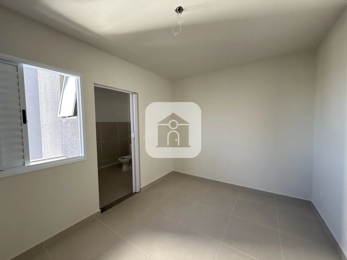 Alugar Apartamento / Padr&atilde;o em Uberl&acirc;ndia R$ 1.400,00 - Foto 4