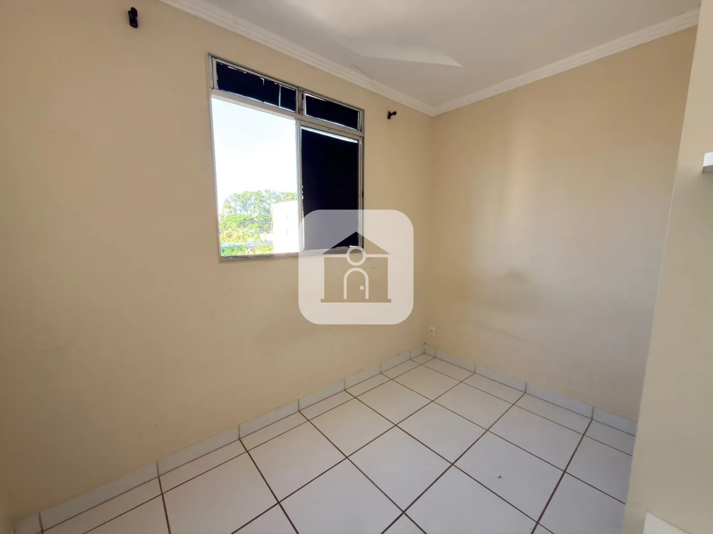 Alugar Apartamento / Padr&atilde;o em Uberlandia R$ 1.350,00 - Foto 4